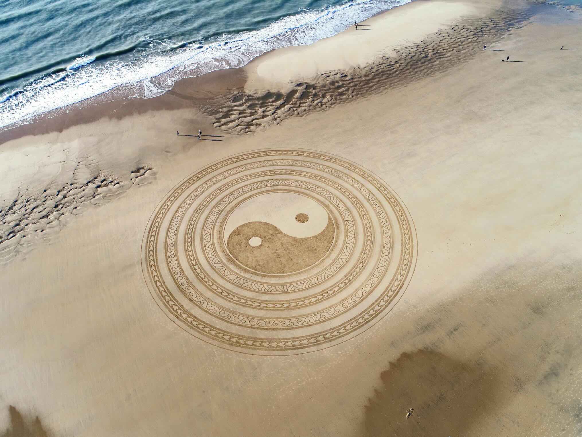 Uitzicht op de Thaise kust vanuit de lucht